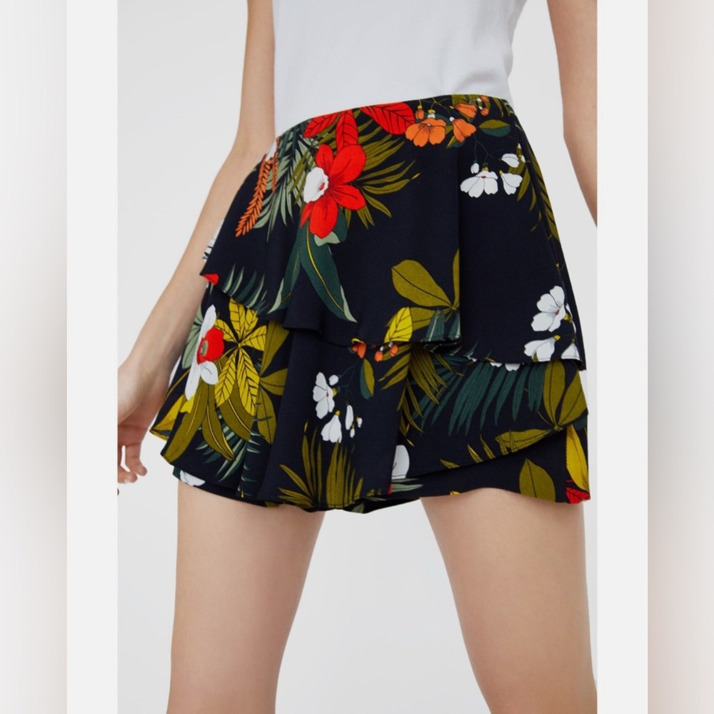 ZARA Basic Tropical Floral Ruffle Frill Bermuda Shorts Skort